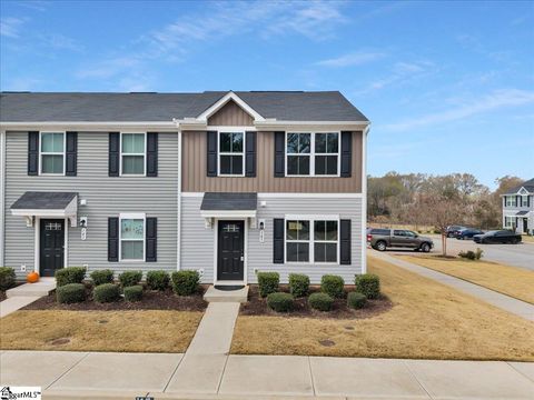Photo of 145 Fernside Court, Greenville, SC 29617 (MLS # 1576950)