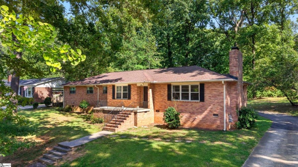 205 LAKEWOOD DR, SPARTANBURG, SC 29302 - Image e0e4802f5e2f7dea9b50313ca5abdd04/3471236963