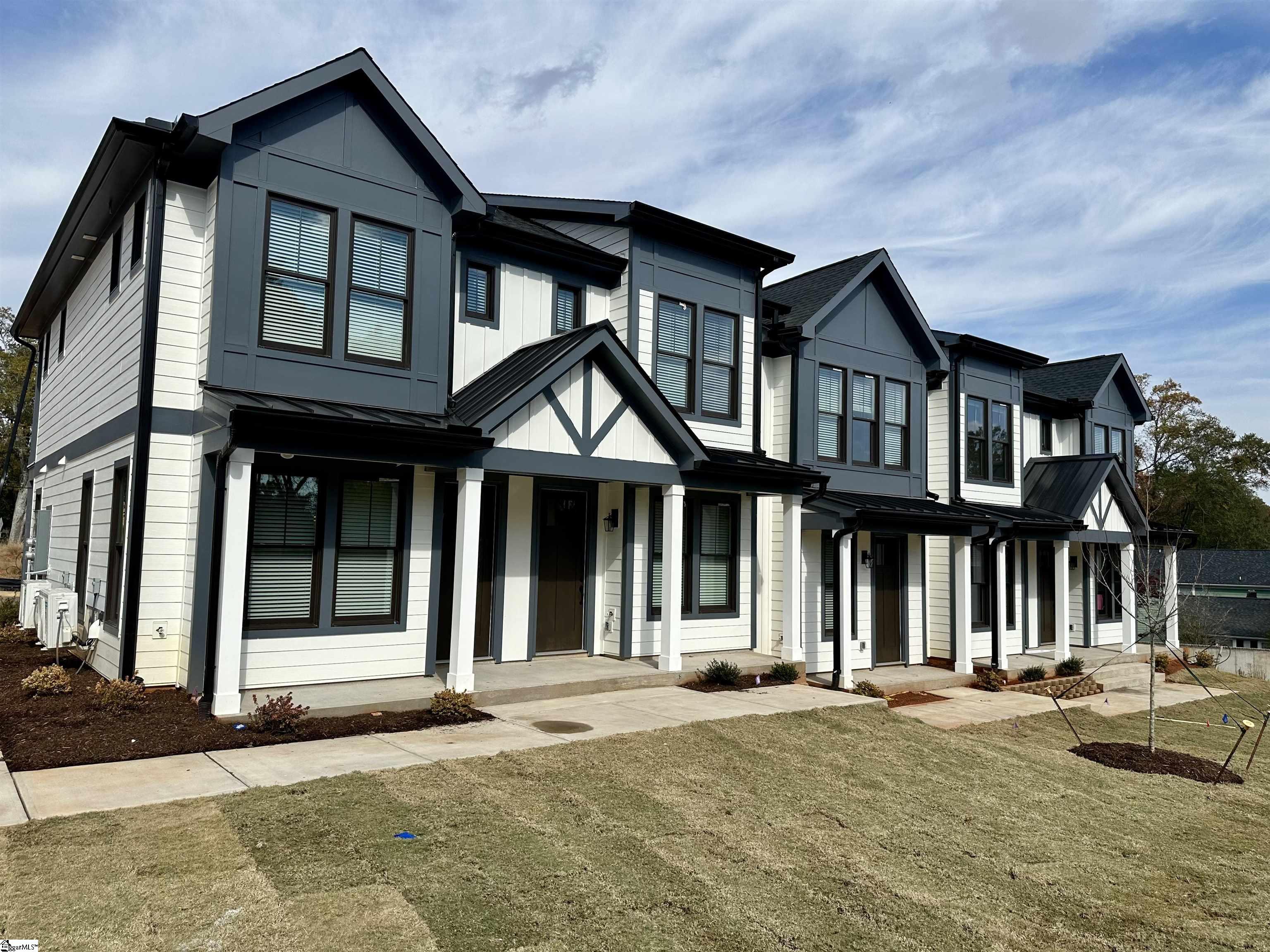 9 Hawthorne Lane Unit 105