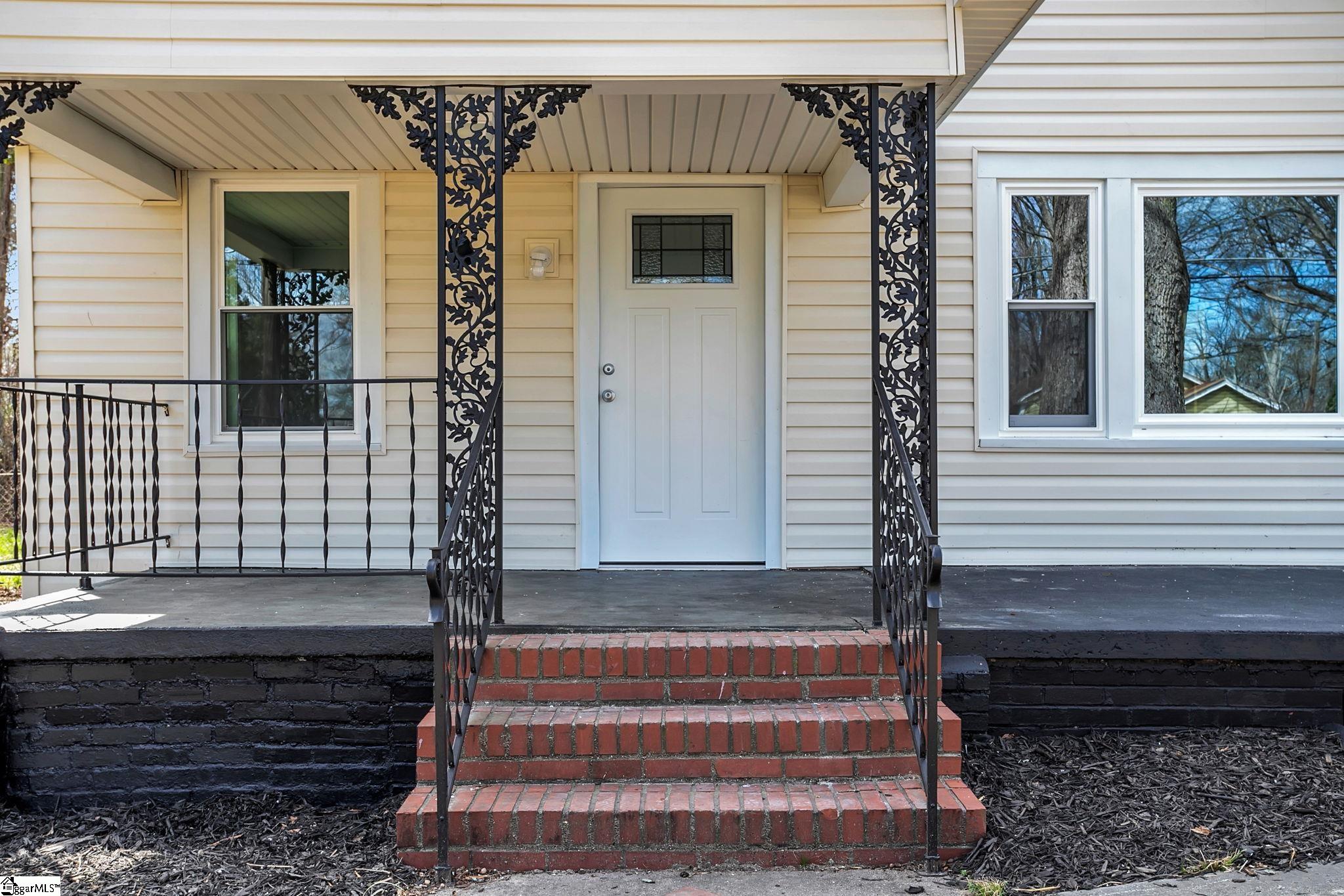 215 W Roosevelt Drive