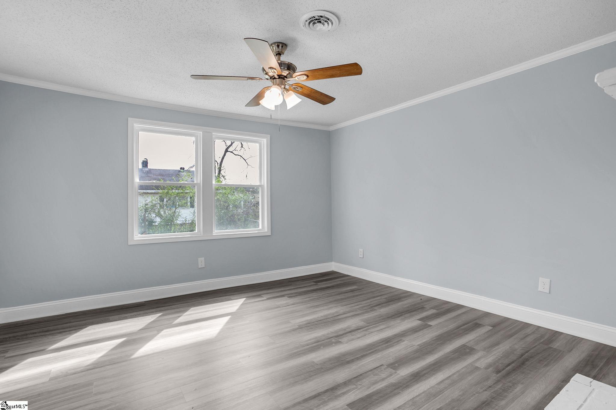 215 W Roosevelt Drive