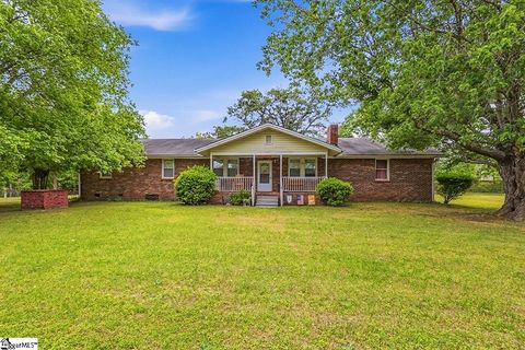 Photo of 1392 Durbin Road, Fountain Inn, SC 29644 (MLS # 1590535)