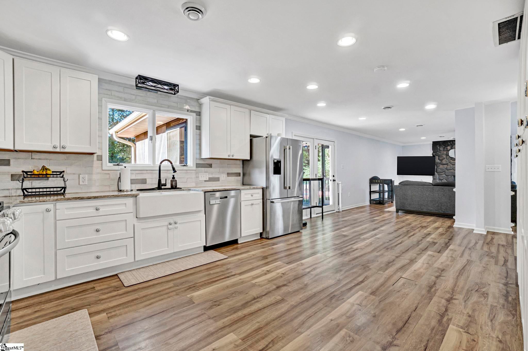 Real Estate Search 1 104 W Croydon Court