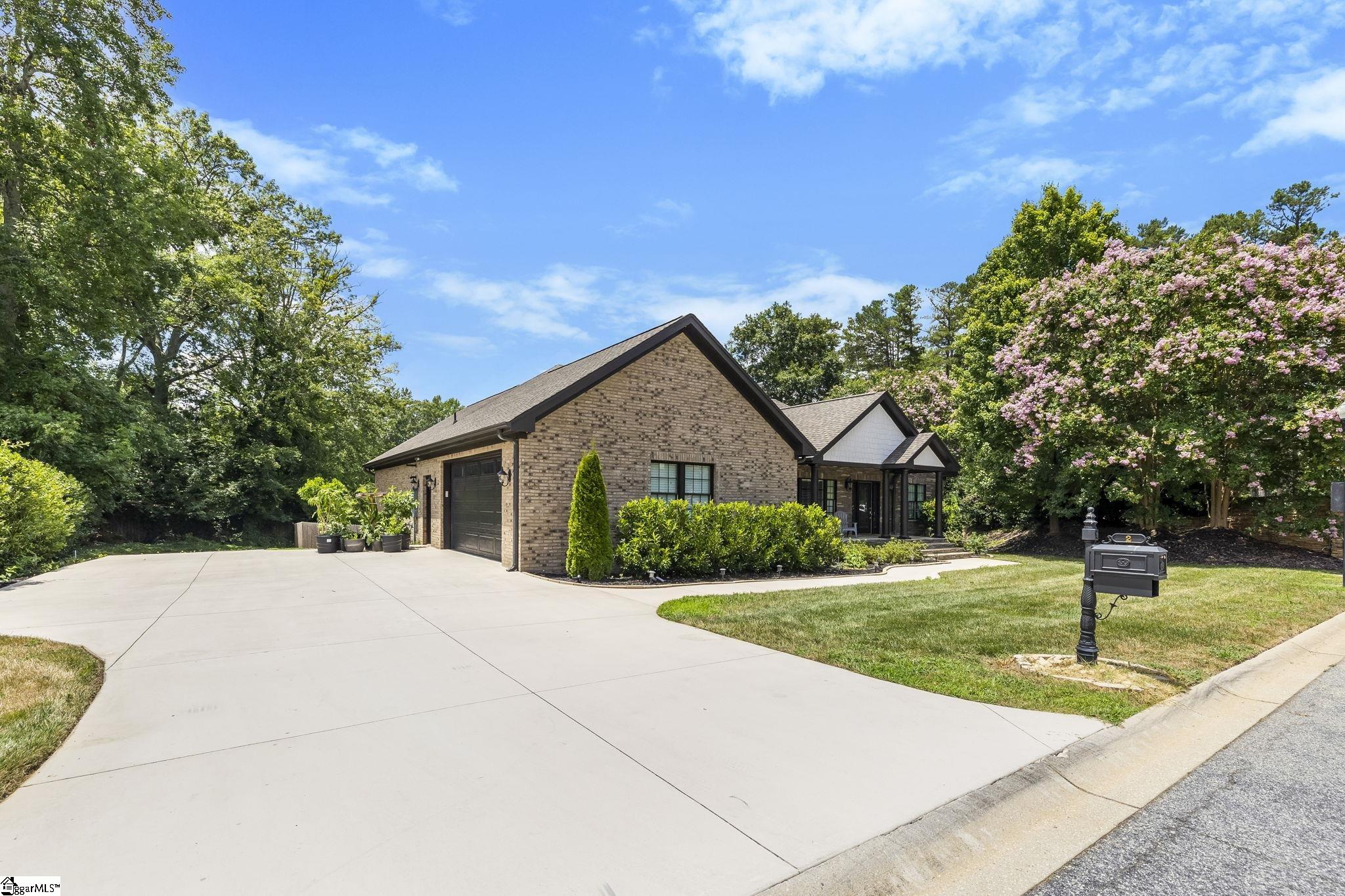 2 Arbor Glen Court