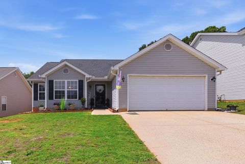 Photo of 154 Kingscreek Drive, Greer, SC 29650 (MLS # 1593352)