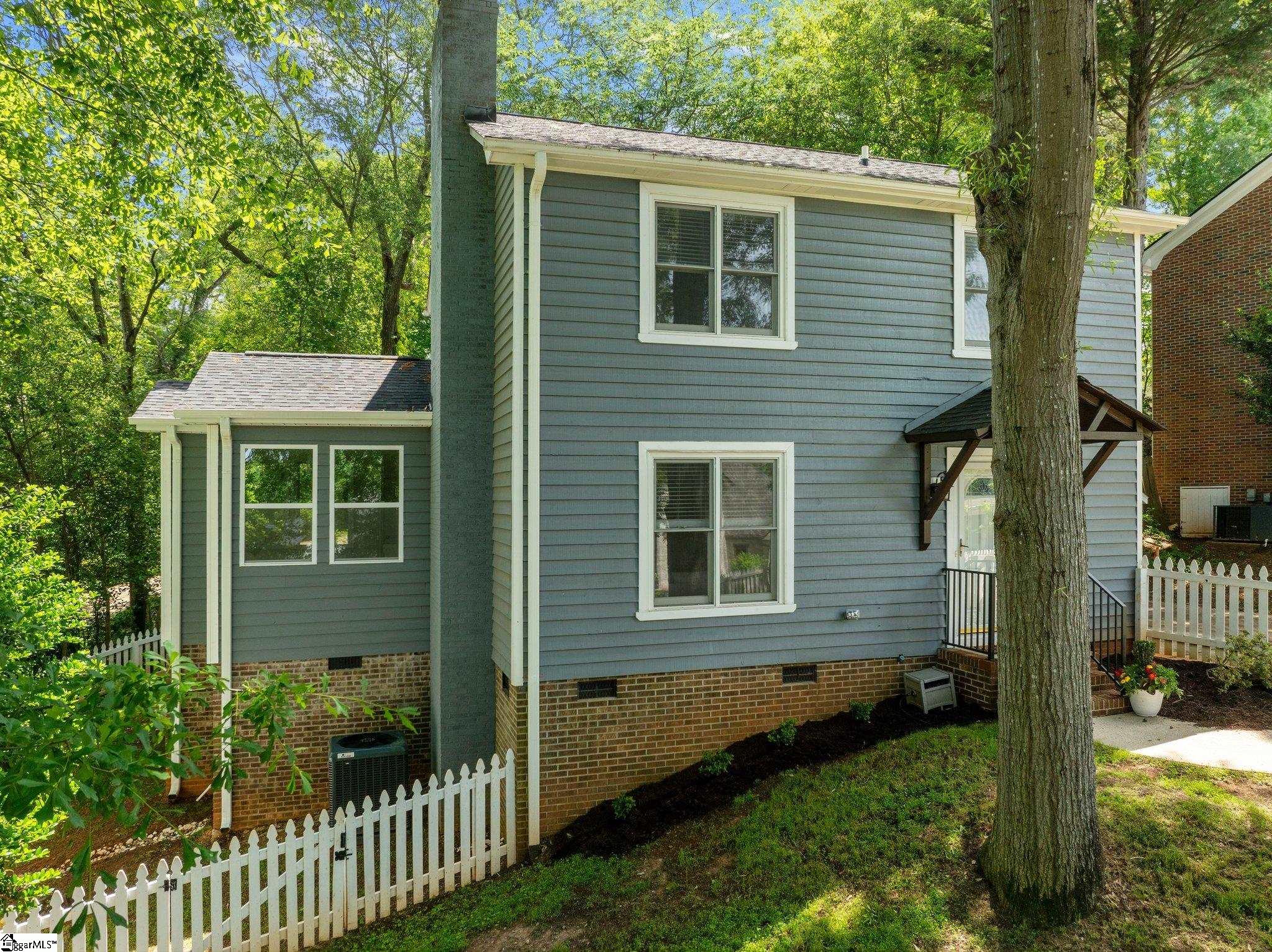 9 Moultrie Street