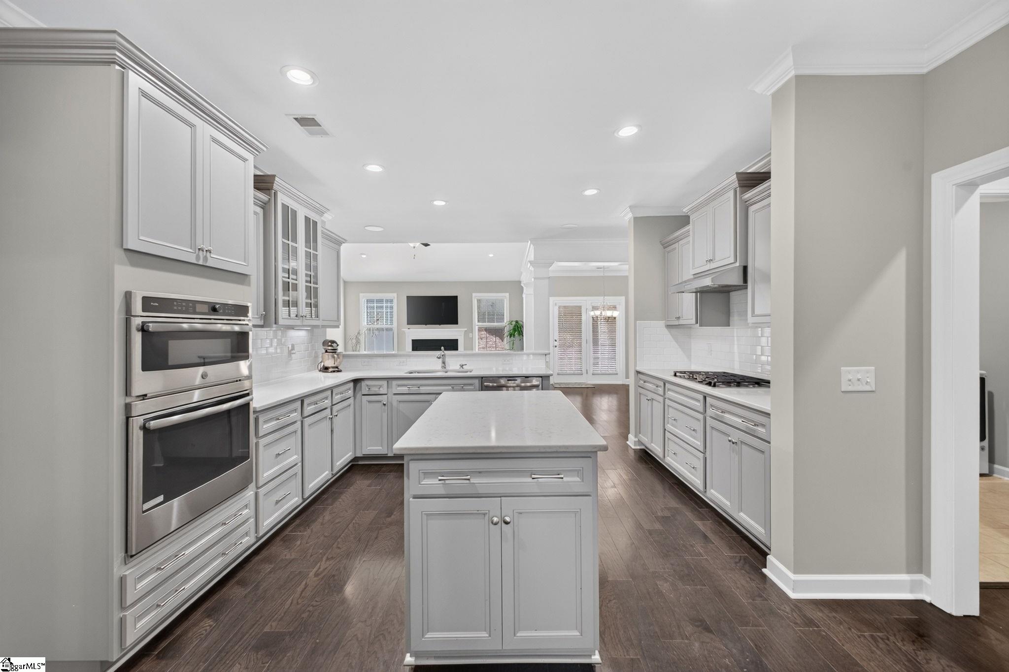 216 Holstein Court