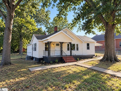 Photo of 215 W Roosevelt Drive, Anderson, SC 29626 (MLS # 1604411)