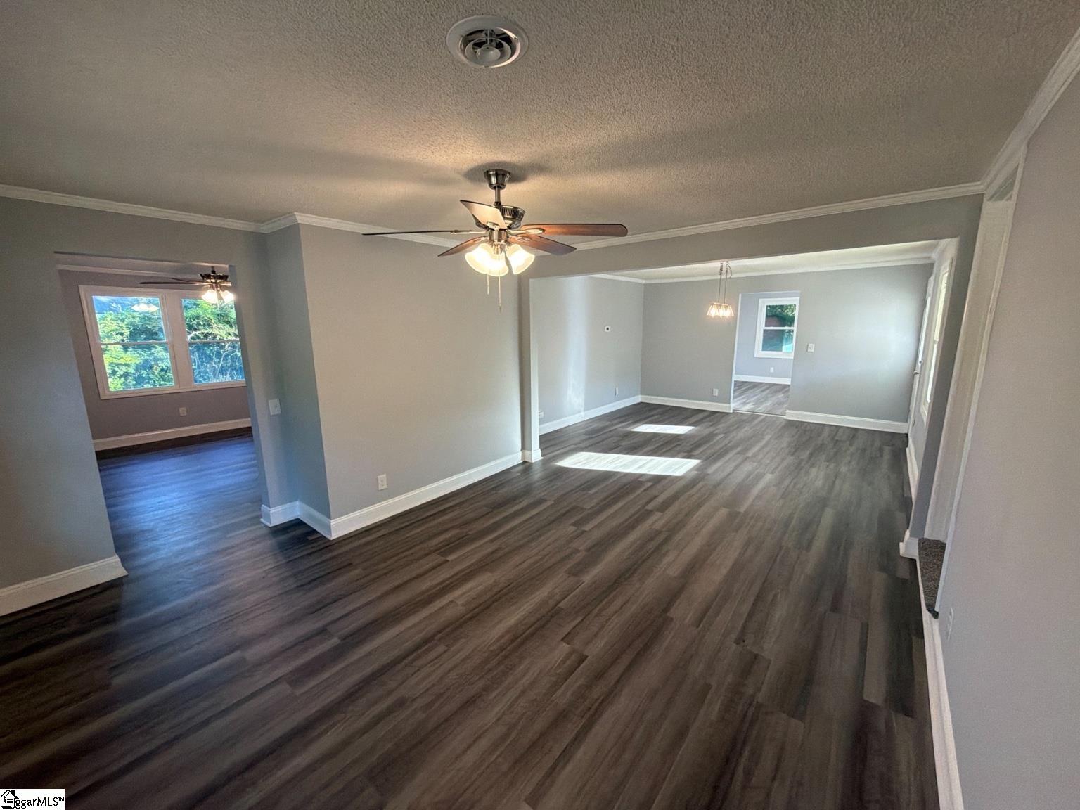 215 W Roosevelt Drive