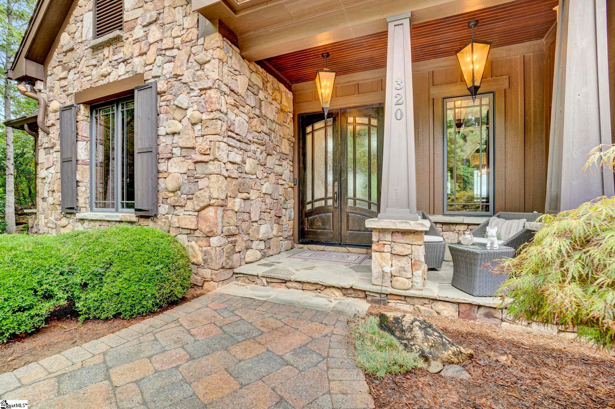 320 Knollwood Drive