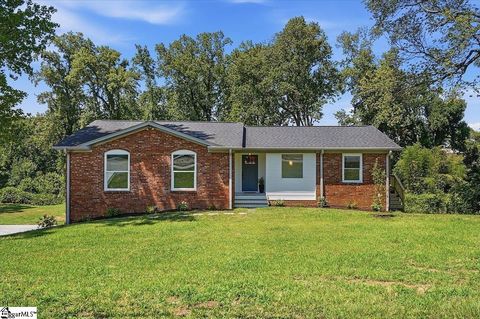 Photo of 200 Worley Road, Greenville, SC 29609 (MLS # 1598080)