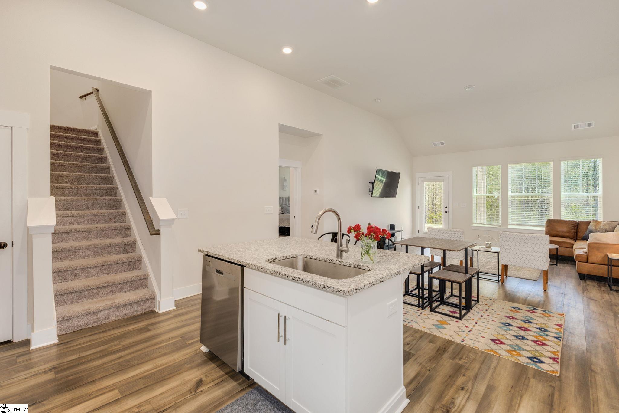 Central, South Carolina 29630, United States, 4 Bedrooms Bedrooms, ,3 BathroomsBathrooms,Residential,Active,1225