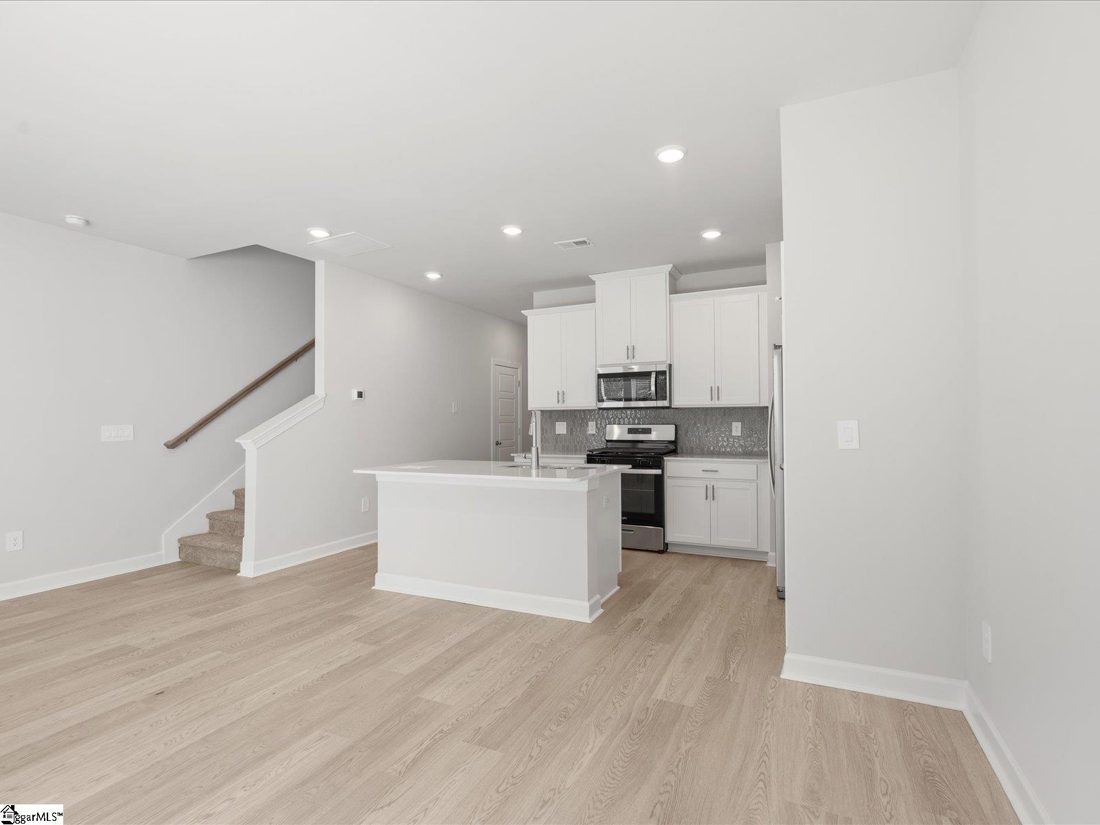 833 Ernest Lane