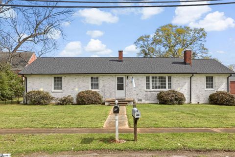 Photo of 109 Palmetto Street, Cowpens, SC 29330 (MLS # 1585541)