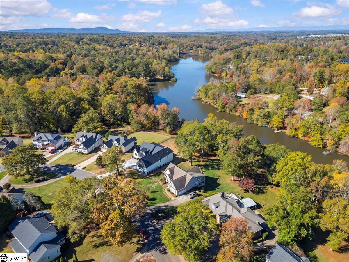 17 Cunningham Point Court