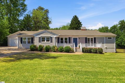 Photo of 3 Wendover Drive, Greenville, SC 29615 (MLS # 1588485)