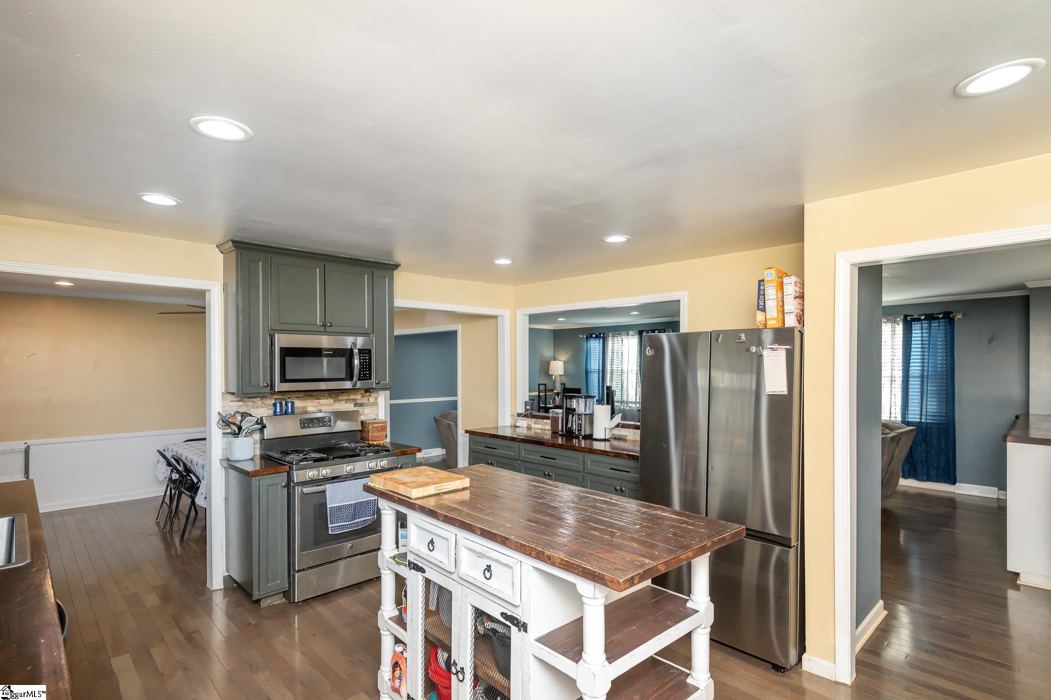 107 Hollibrook Court