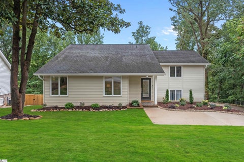 Photo of 301 Sugar Creek Lane, Greer, SC 29650 (MLS # 1603469)