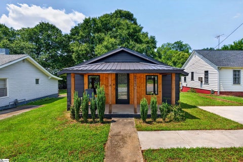 Photo of 213 Crestone Drive, Greenville, SC 29611 (MLS # 1606719)