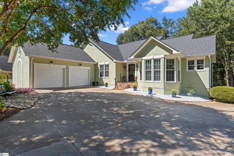 Photo of 432 Thorn Meadow Lane, Boiling Springs, SC 29316 (MLS # 1603626)