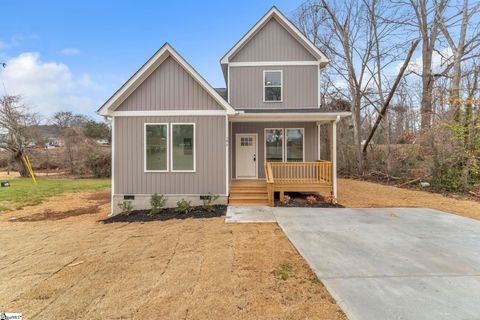 Photo of 193 Dodd Street, Wellford, SC 29385 (MLS # 1577063)