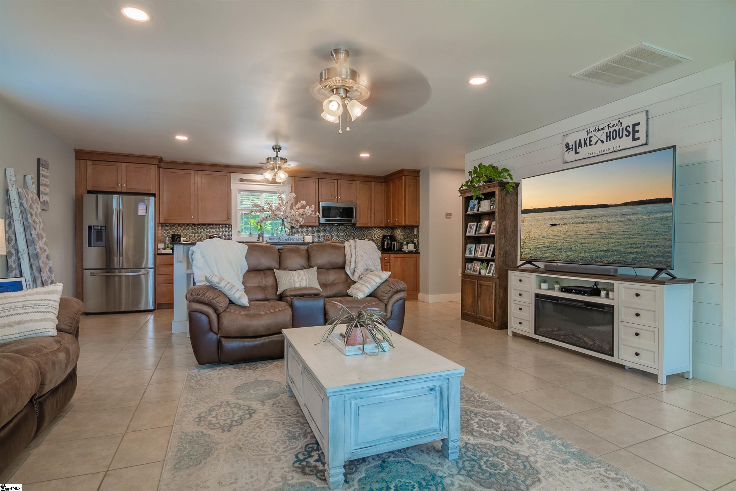 Anderson, South Carolina 29621, United States, 2 Bedrooms Bedrooms, ,2 BathroomsBathrooms,Residential,Active,138092