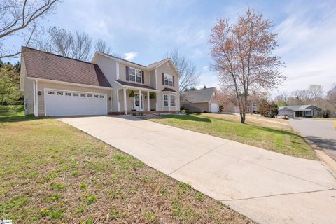 Photo of 39 Perkins Court, Greer, SC 29651 (MLS # 1585329)