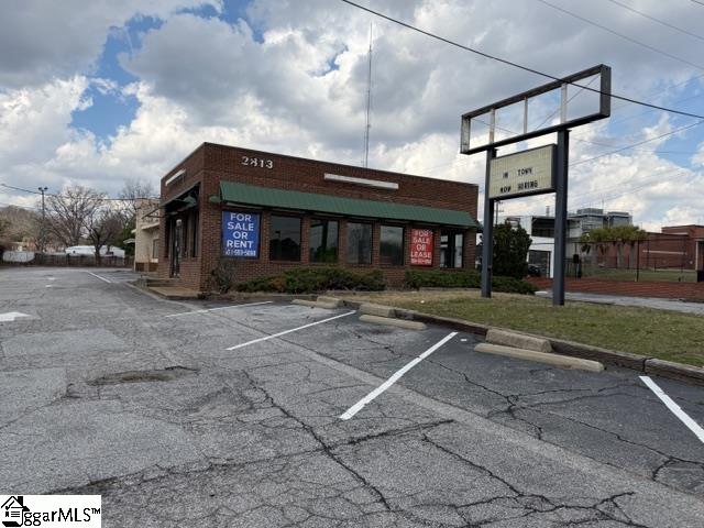 2813 Wade Hampton Boulevard