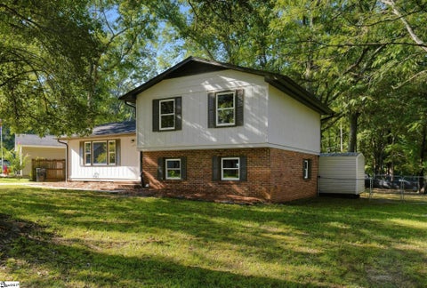 Photo of 202 Vinewood Court, Simpsonville, SC 29680 (MLS # 1602691)