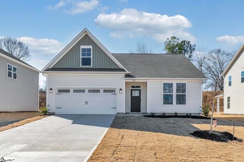 Photo of 160 Hunter Ridge Drive Lot 9 #Lot 9, Boiling Springs, SC 29316 (MLS # 1591885)