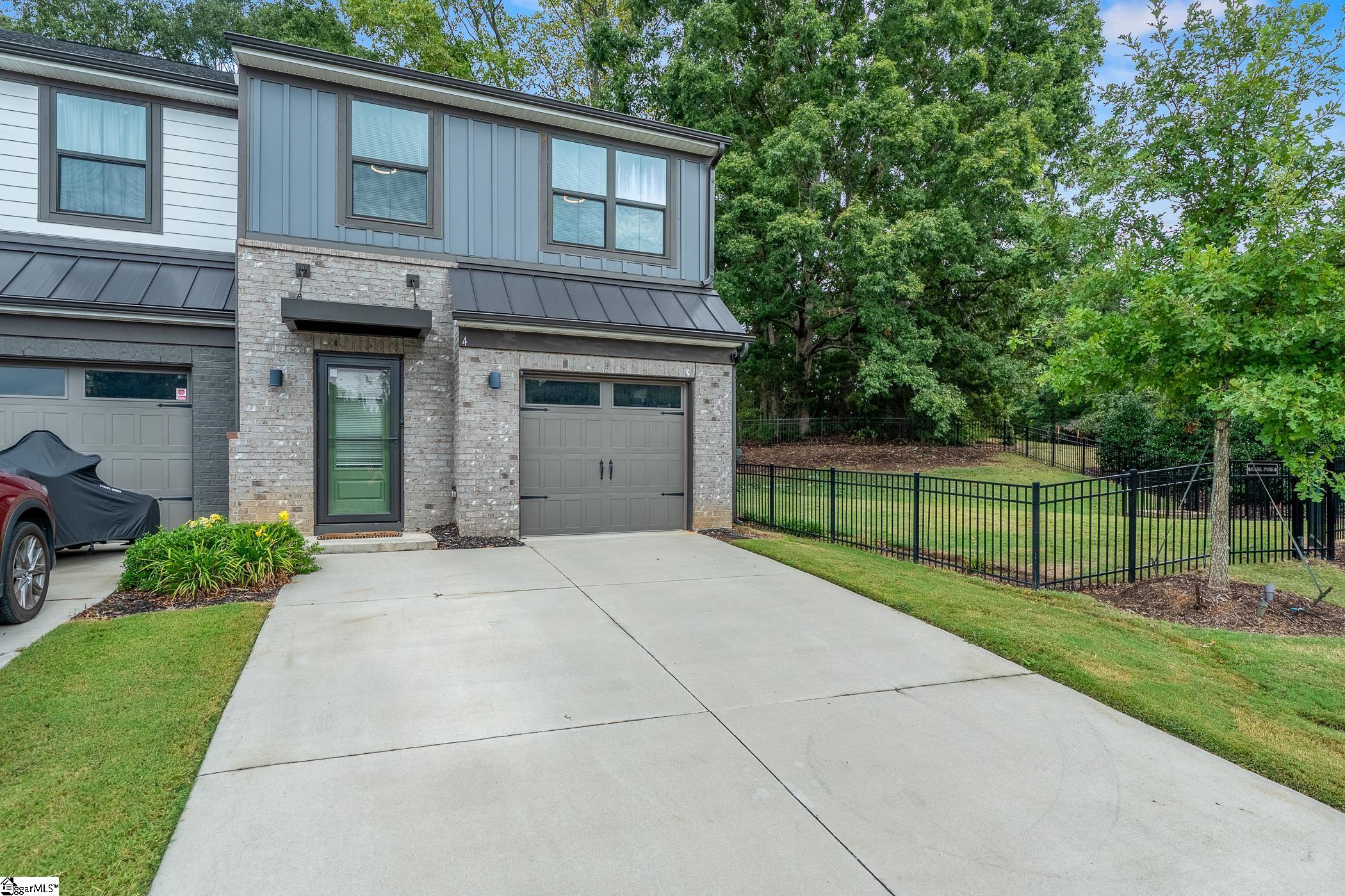 4 Connaught Court