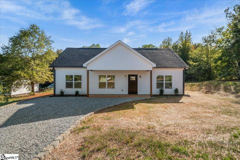 Photo of 115 Dogwood Farms Court, Townville, SC 29689 (MLS # 1572052)