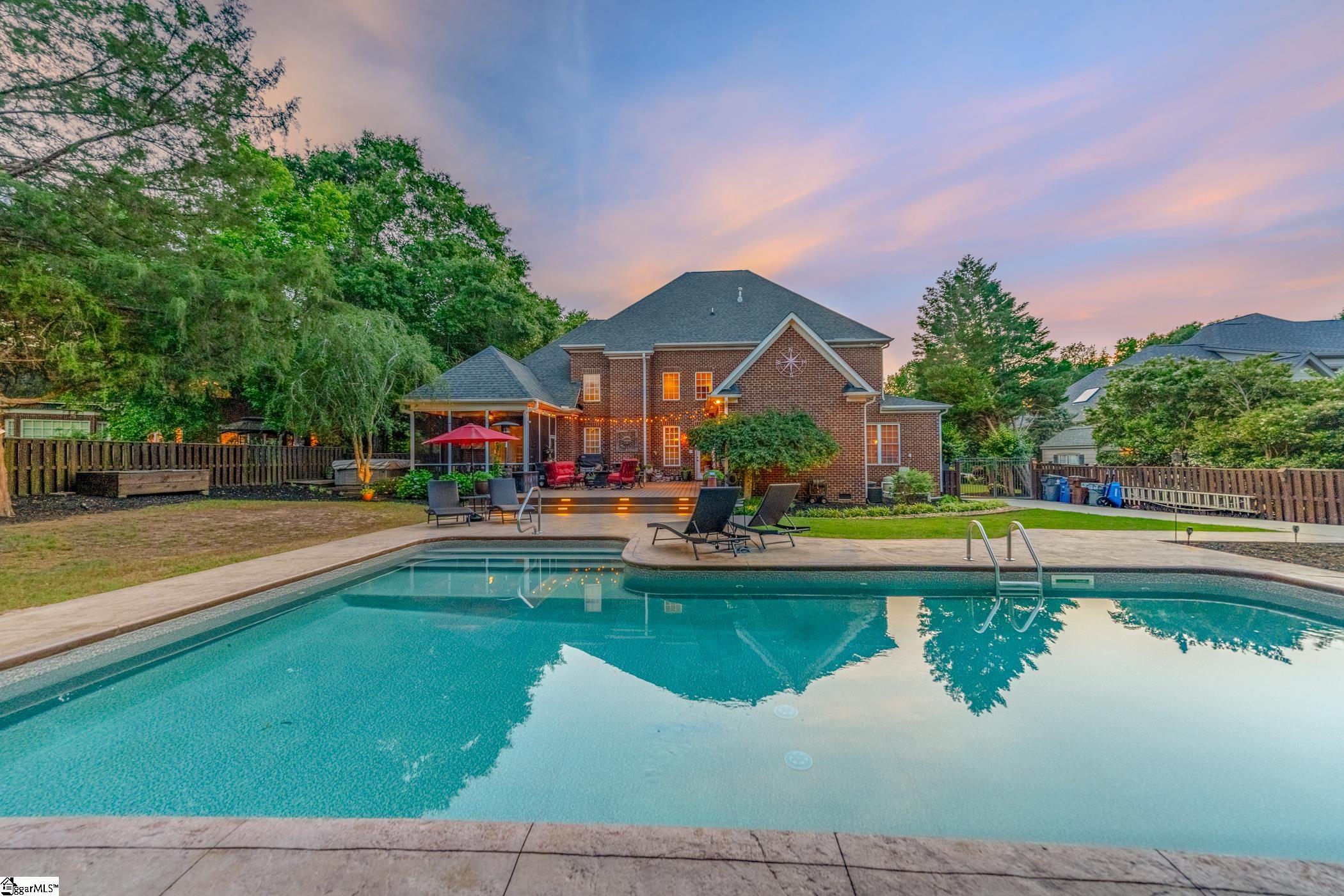 204 Whitworth Way