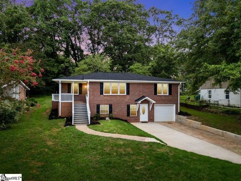 Photo of 216 Woodview Avenue, Spartanburg, SC 29306 (MLS # 1573636)