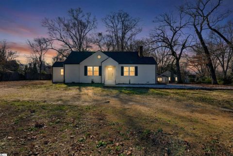 Photo of 11 Willow Springs Drive, Greenville, SC 29607 (MLS # 1587564)