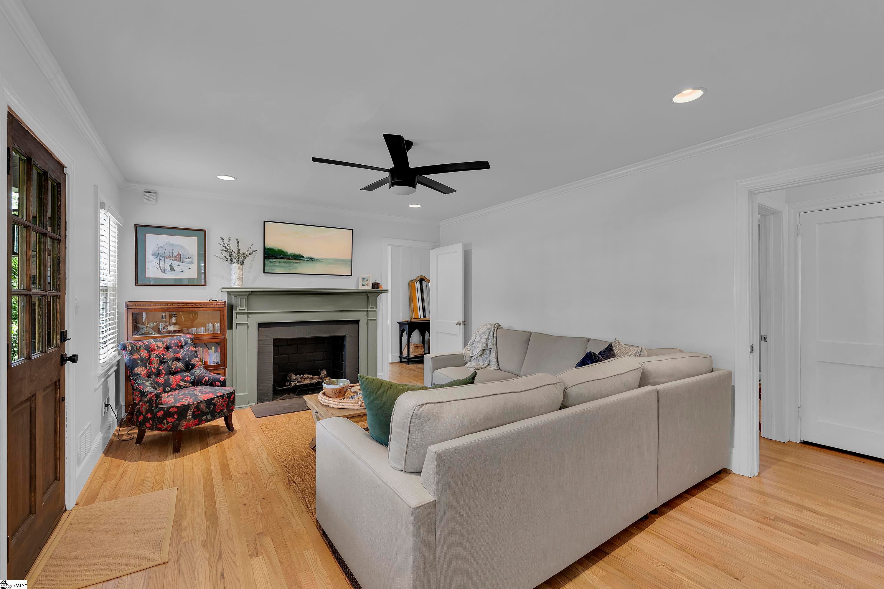 15 Cammer Avenue