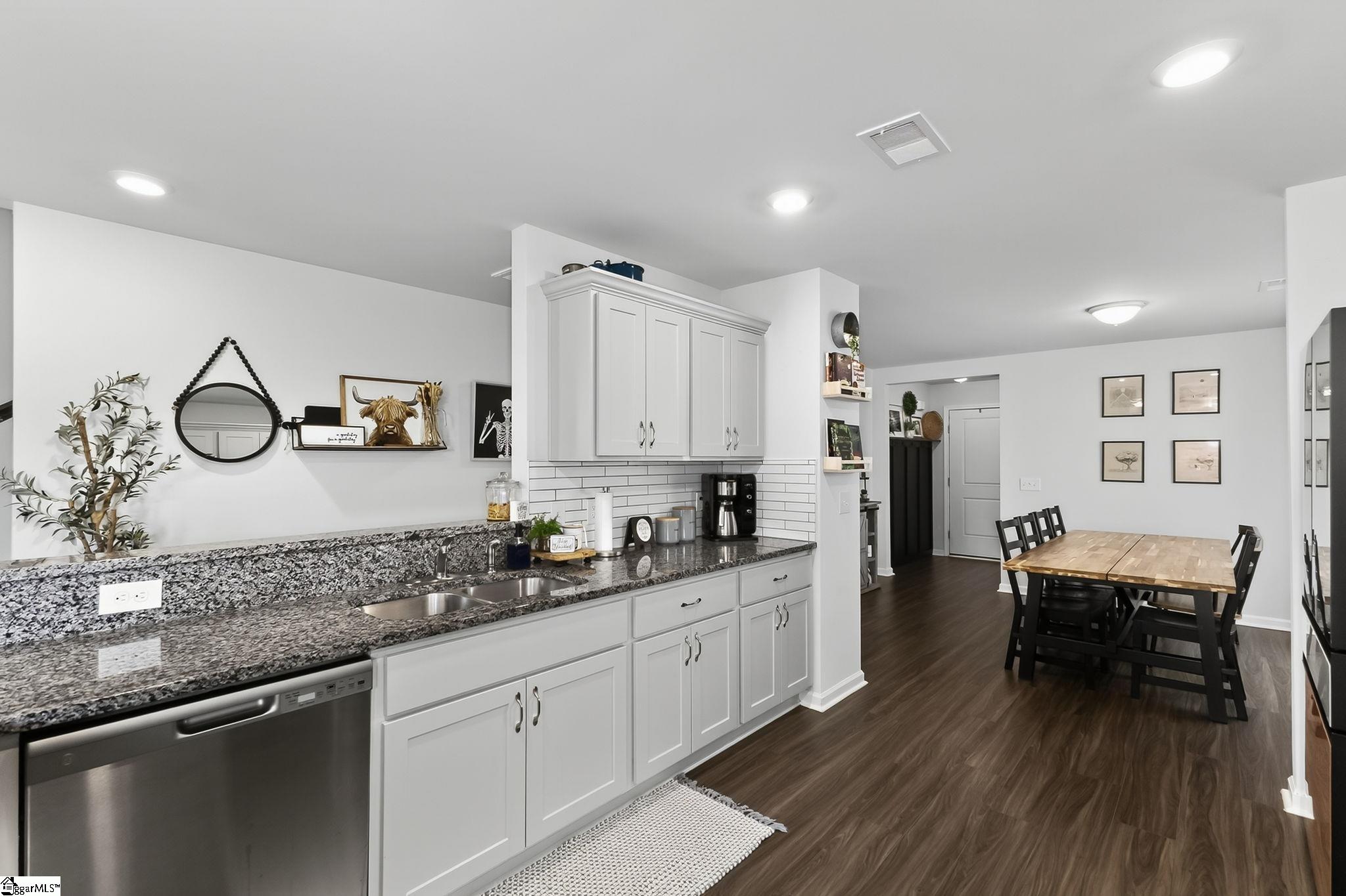 Easley, South Carolina 29640, United States, 4 Bedrooms Bedrooms, ,3 BathroomsBathrooms,Residential,Active,221499