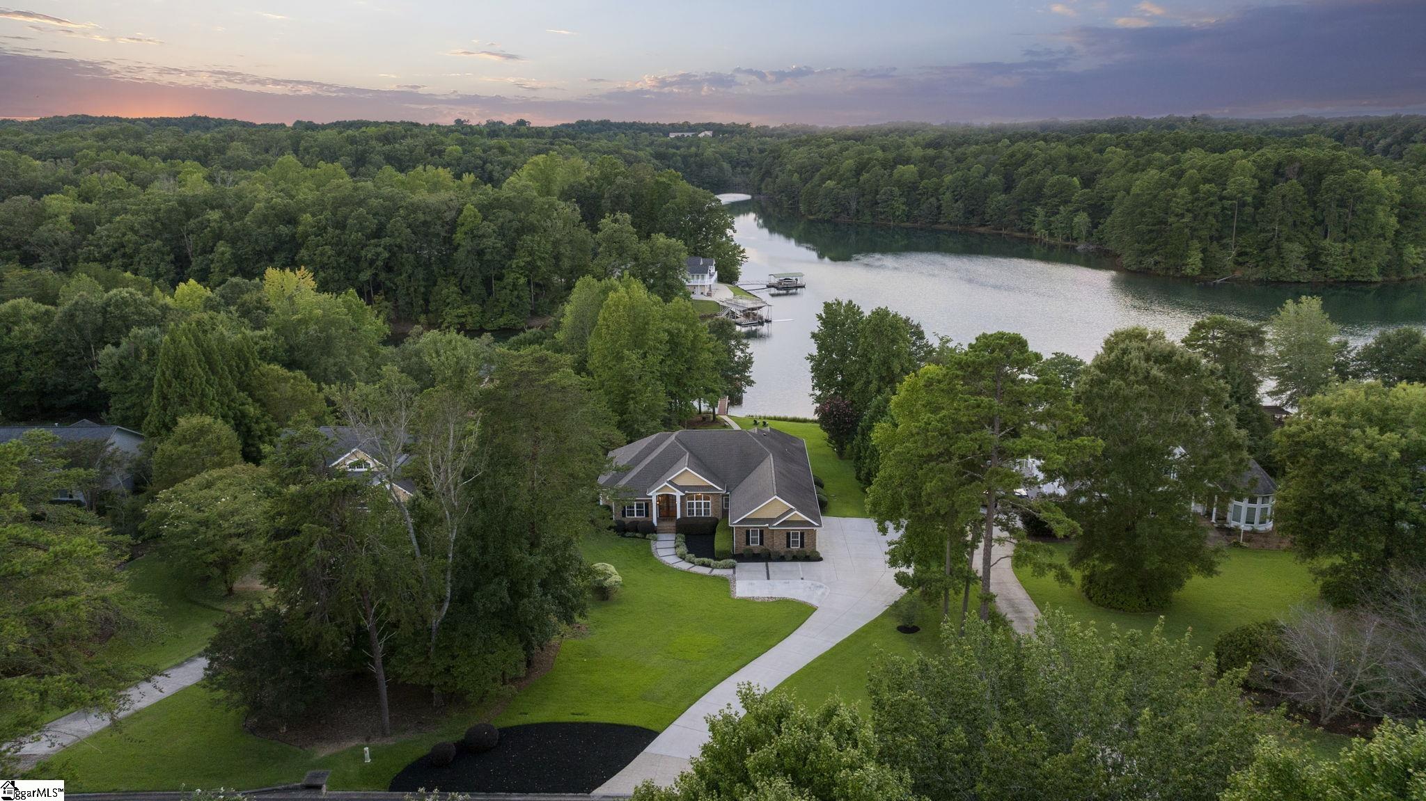 166 South Oak Pointe Drive
