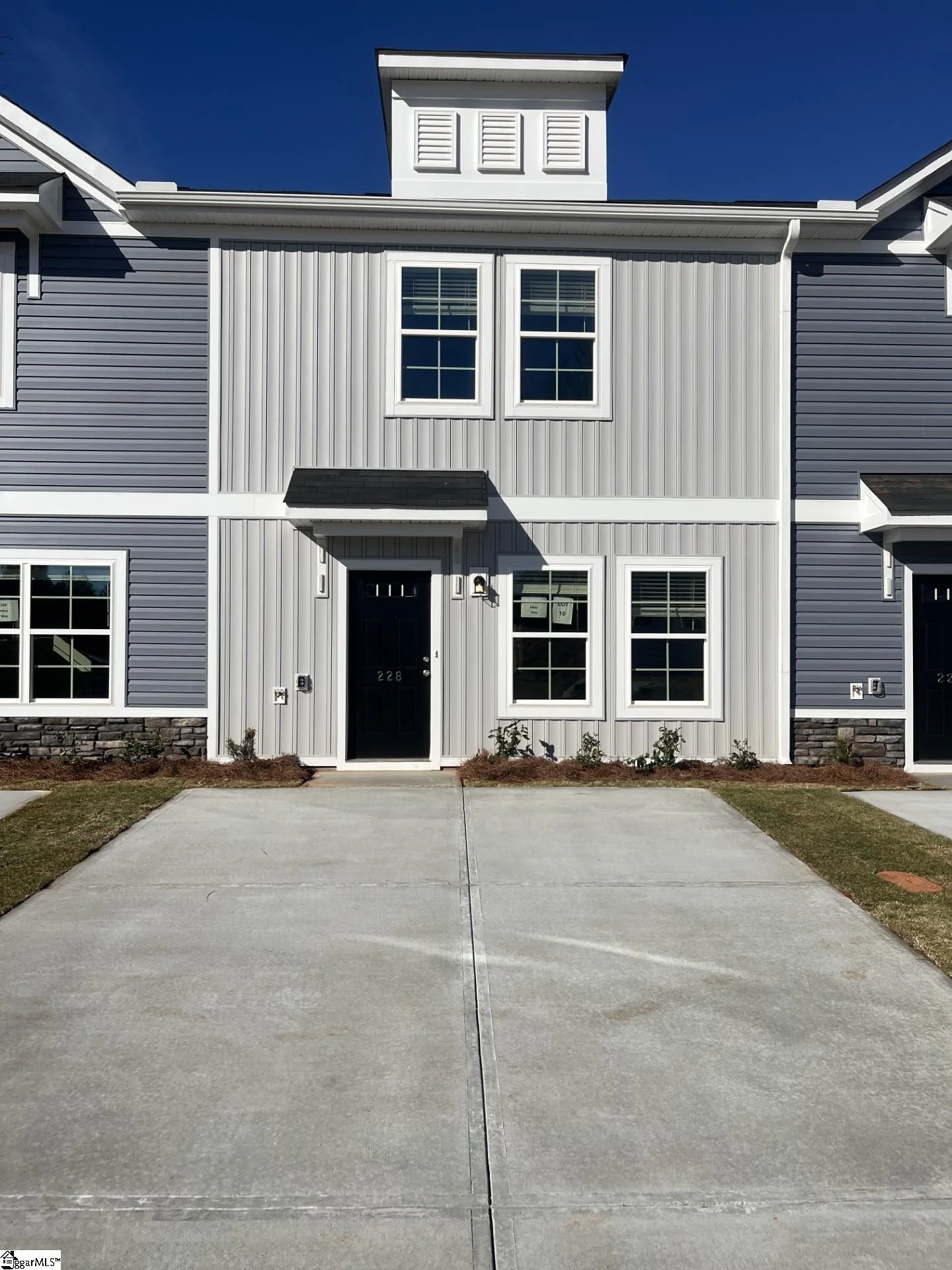 404 Speyside Lane
