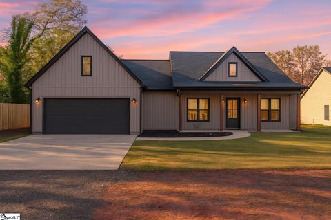 Photo of 1356 Old Canaan Road, Spartanburg, SC 29306 (MLS # 1580529)