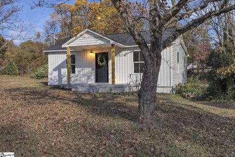 Photo of 125 Circle Drive, Greer, SC 29651 (MLS # 1578876)