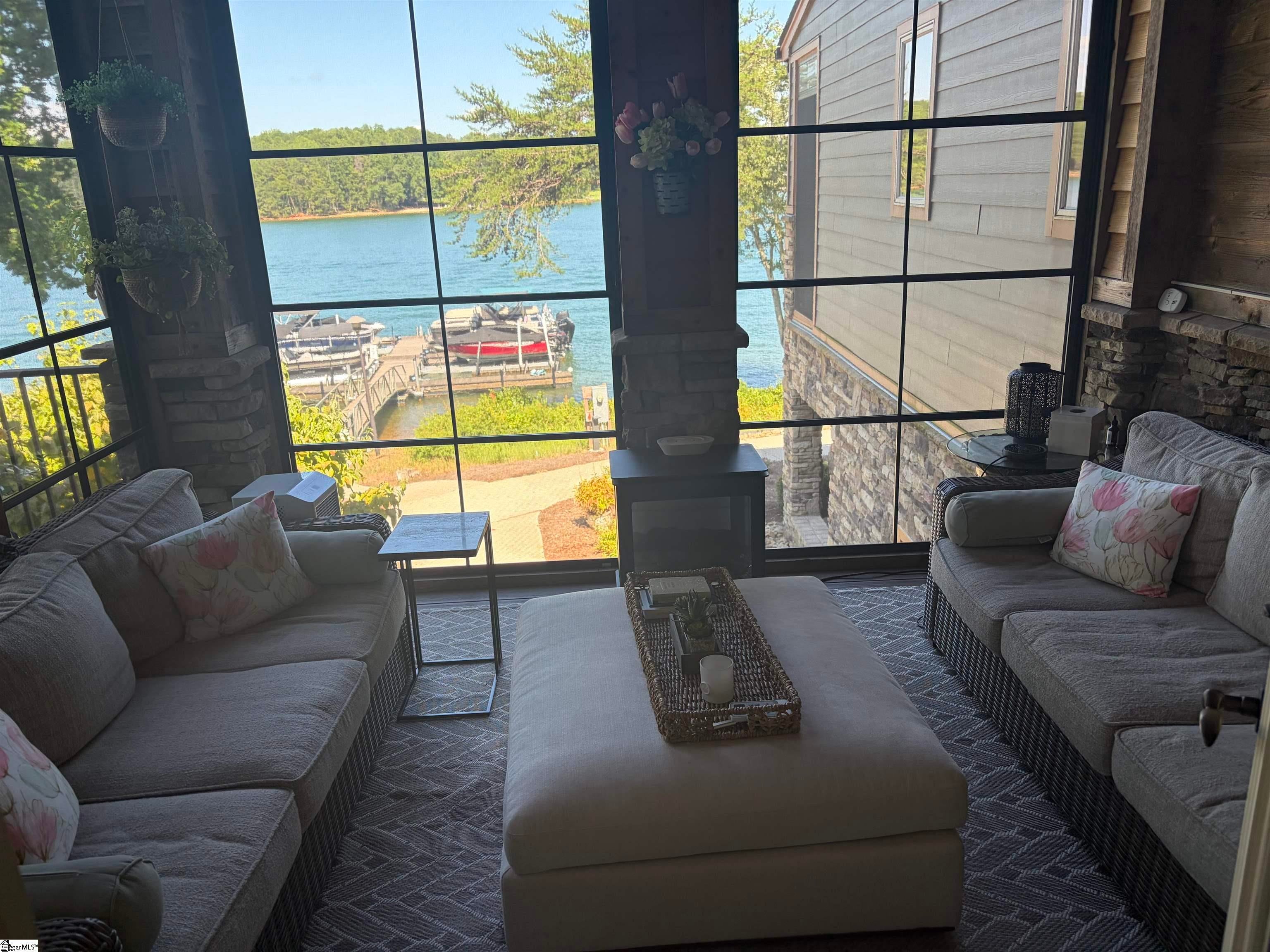 564 Sunset Point Drive
