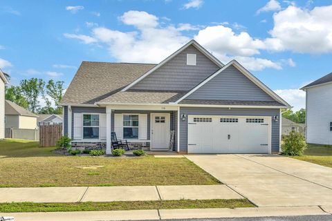 Photo of 116 Bruinen Drive, Fountain Inn, SC 29644 (MLS # 1576151)