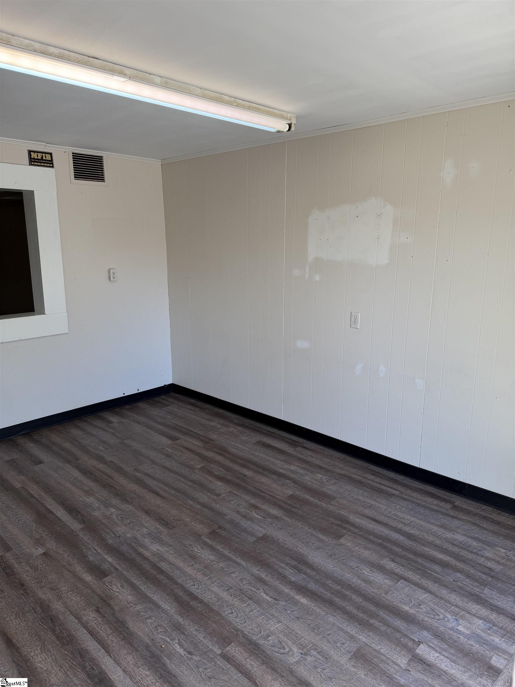 131/133 W Main Street