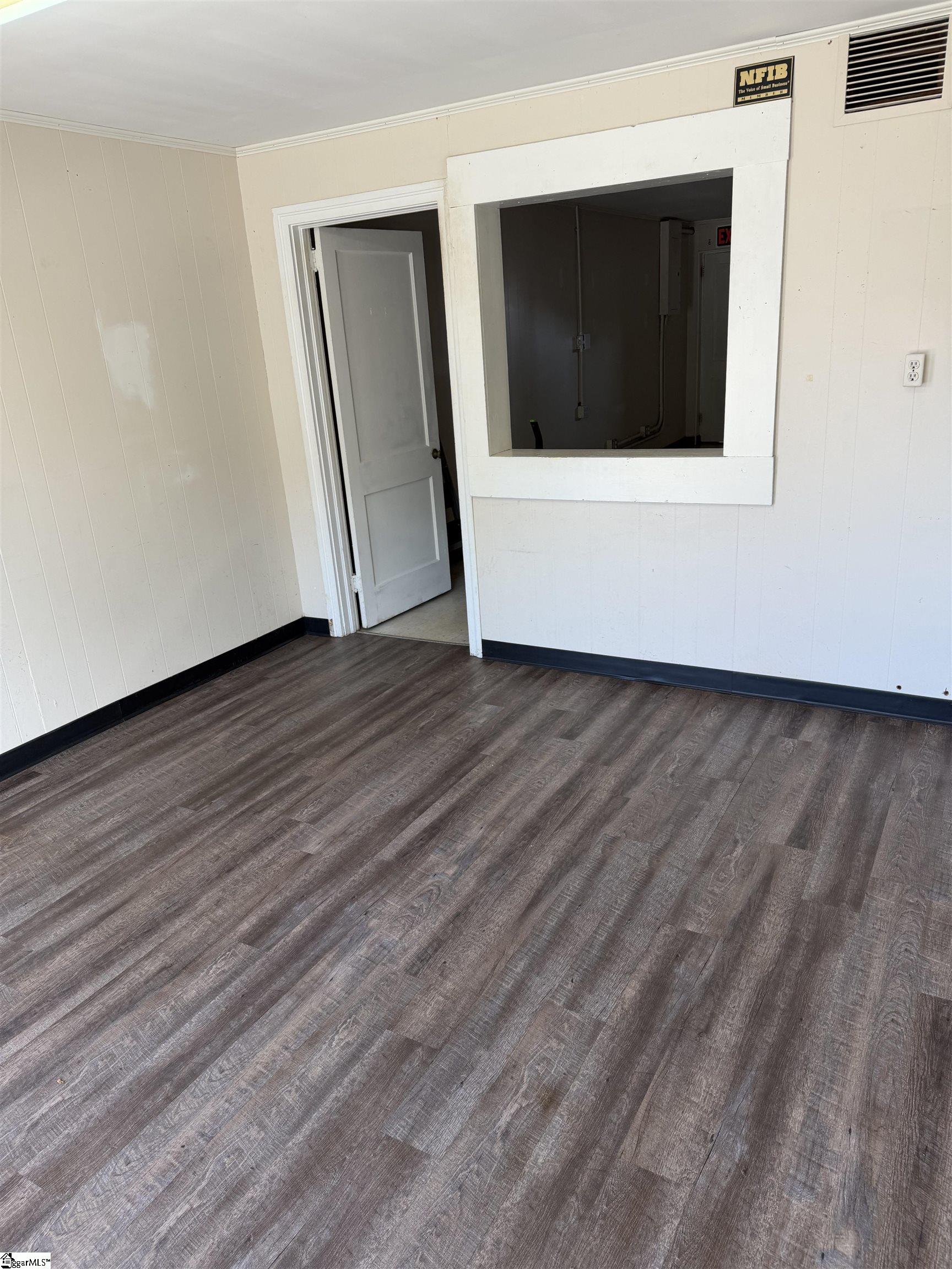 131/133 W Main Street