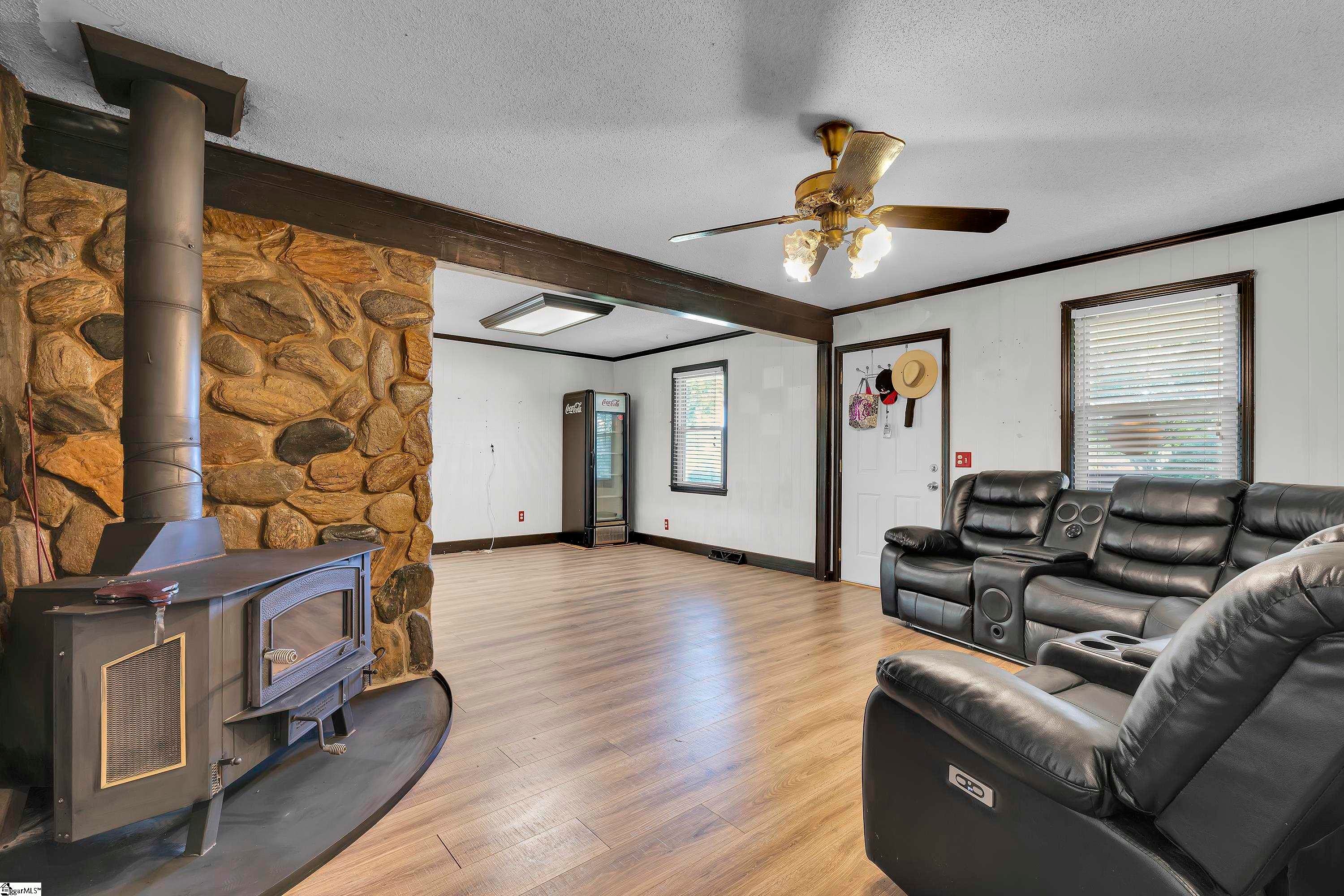 619 Foster Road