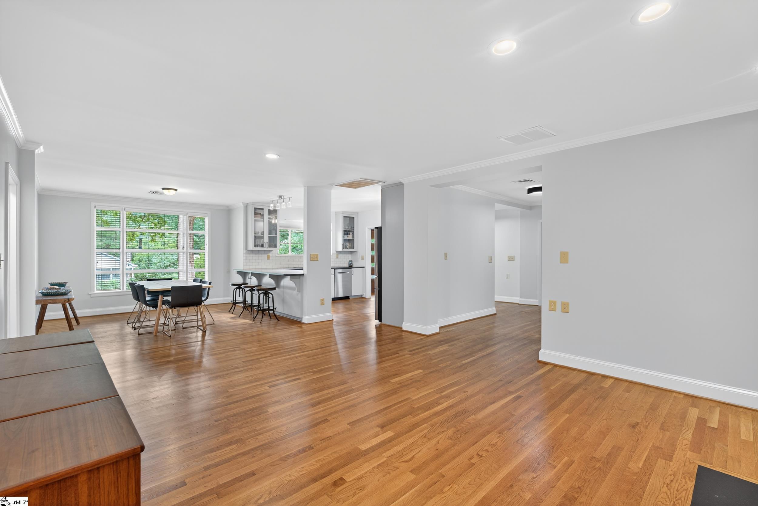 Greenville, South Carolina 29609, United States, 4 Bedrooms Bedrooms, ,4 BathroomsBathrooms,Residential,Active,191890