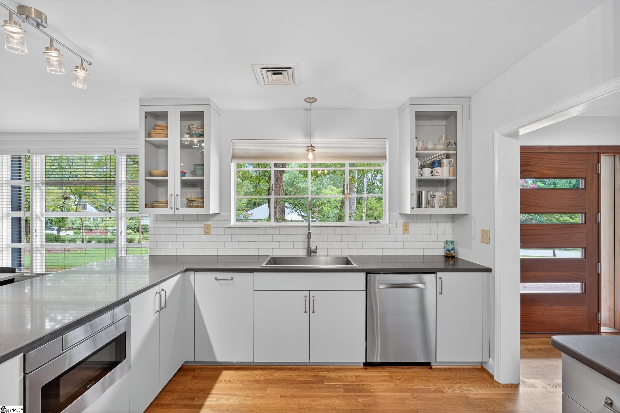 Greenville, South Carolina 29609, United States, 4 Bedrooms Bedrooms, ,4 BathroomsBathrooms,Residential,Active,191890