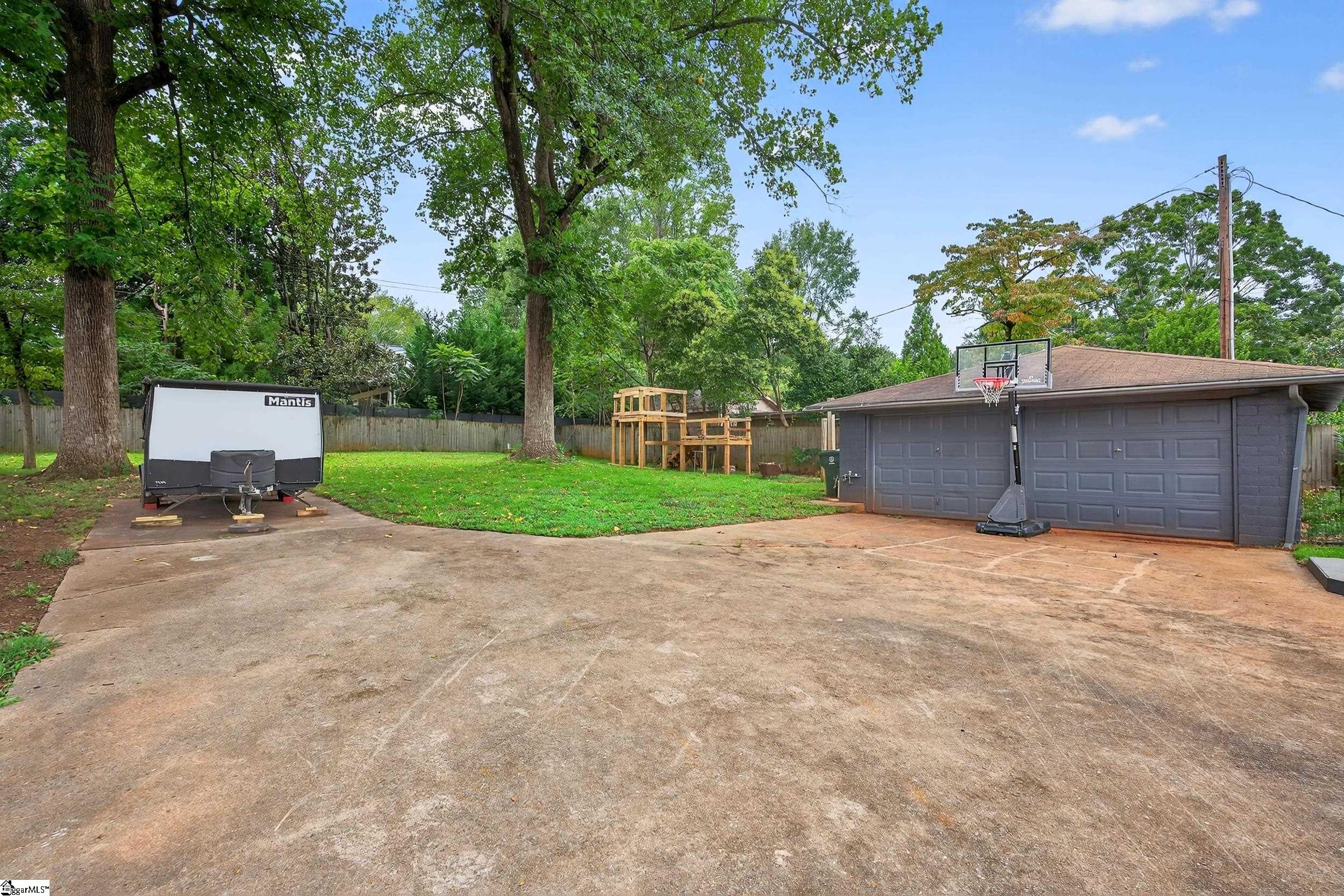 Greenville, South Carolina 29609, United States, 4 Bedrooms Bedrooms, ,4 BathroomsBathrooms,Residential,Active,191890