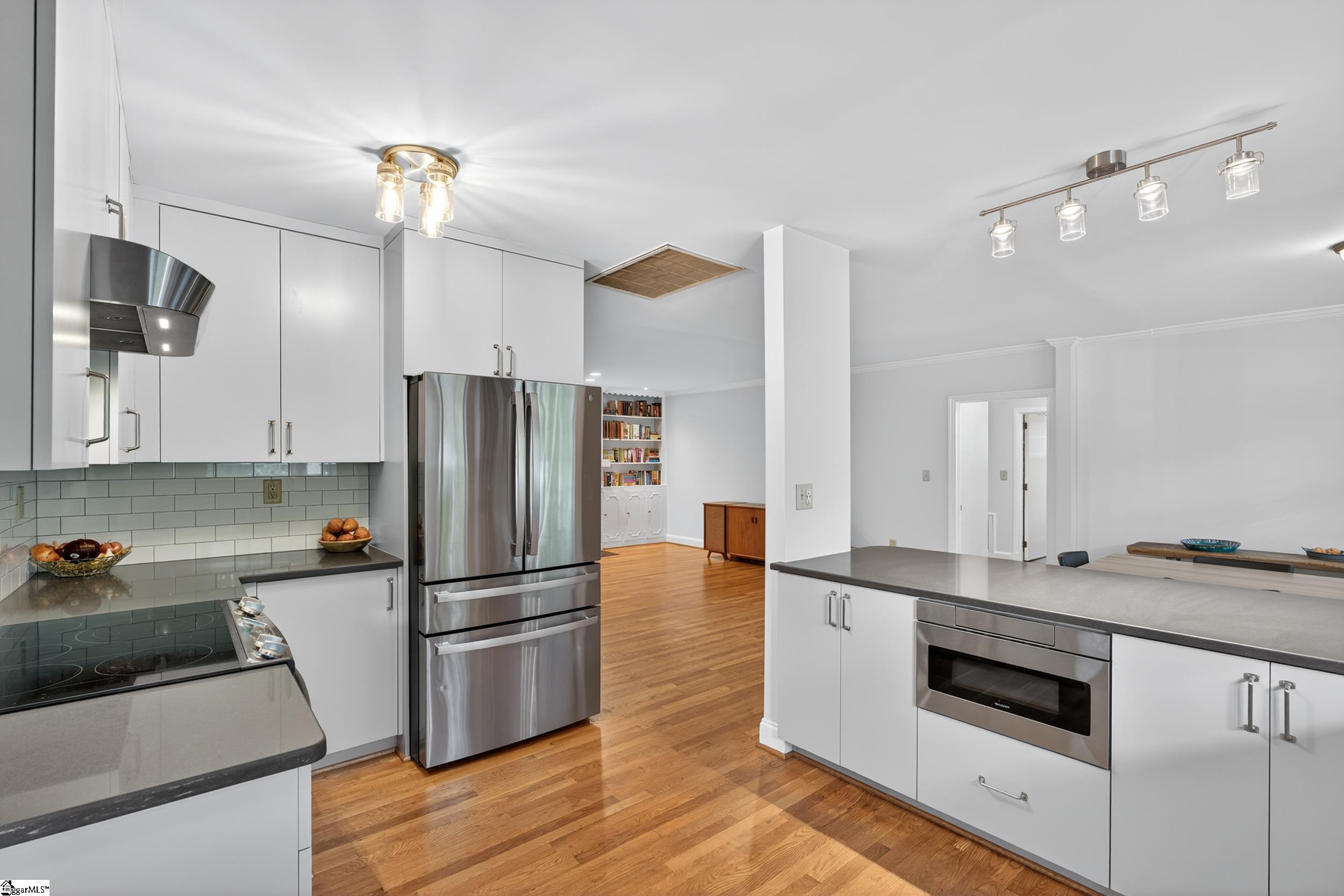 Greenville, South Carolina 29609, United States, 4 Bedrooms Bedrooms, ,4 BathroomsBathrooms,Residential,Active,191890